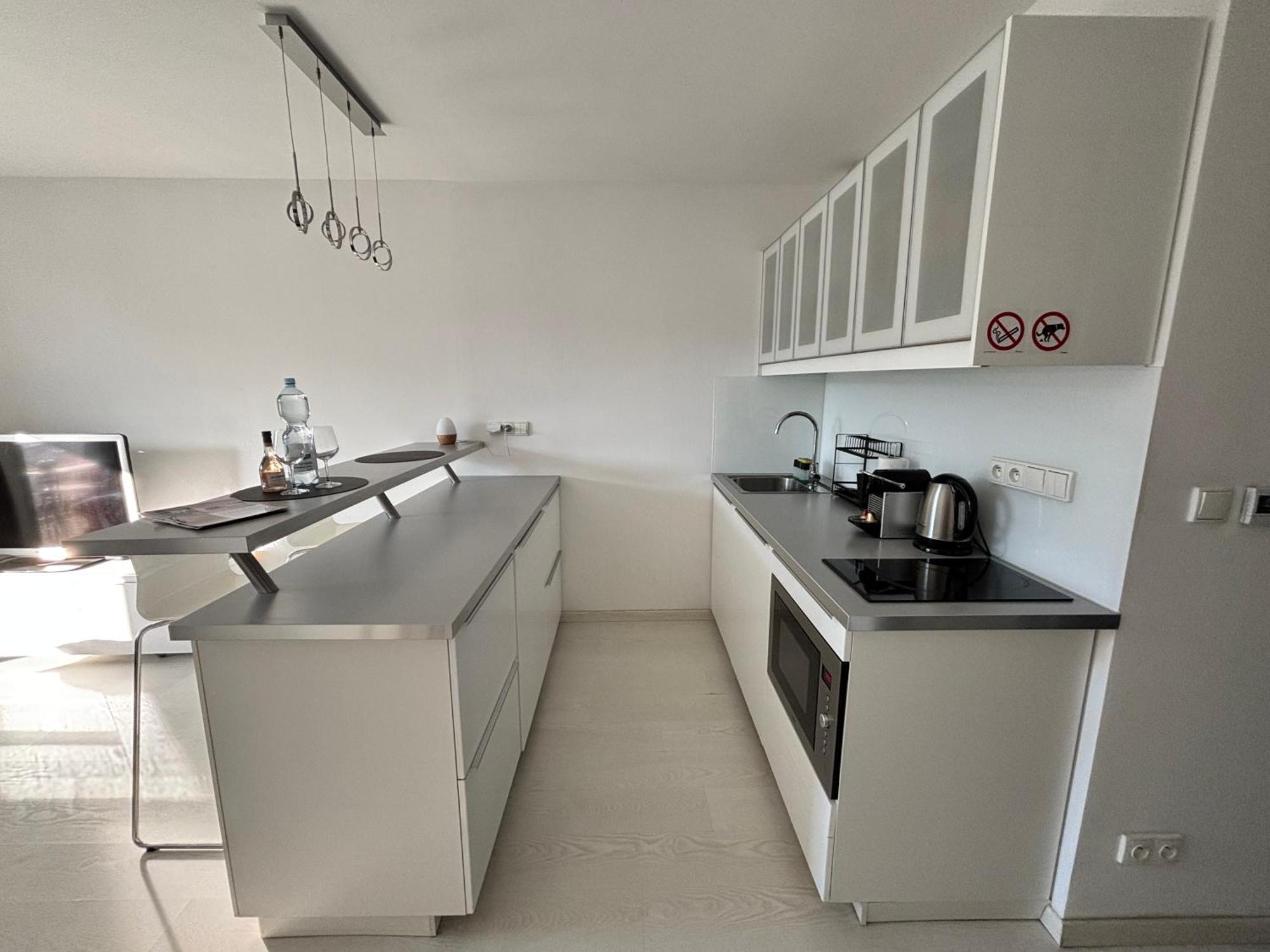 New Studio, Central Location! Братислава Екстериор снимка